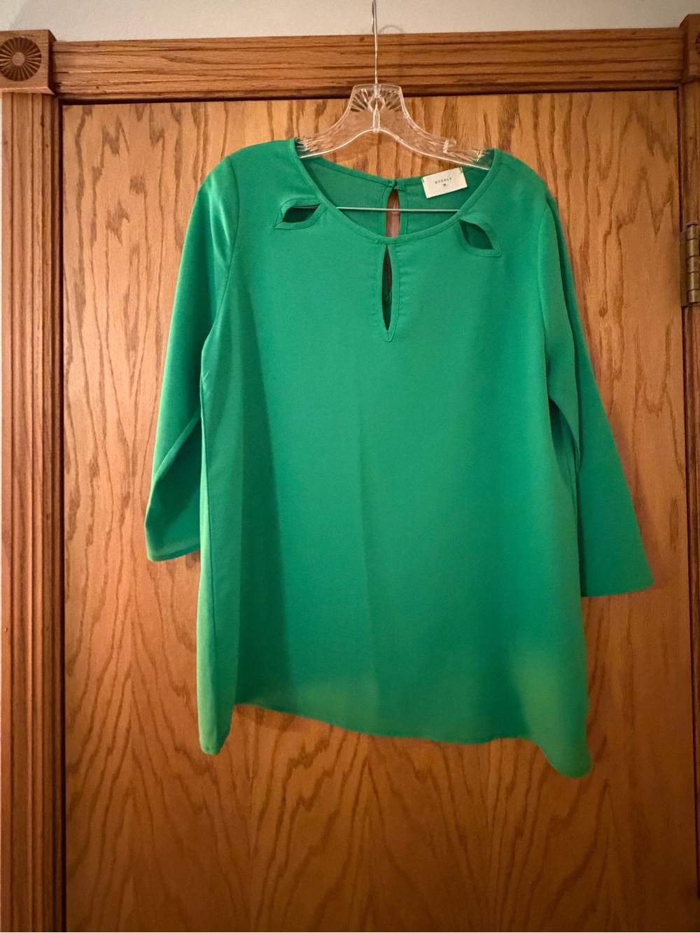 Everly Kelly Green Keyhole Blouse